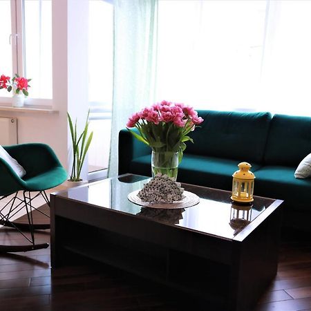 Stylish And Spacious By Cooee Apartments วอร์ซอ ภายนอก รูปภาพ
