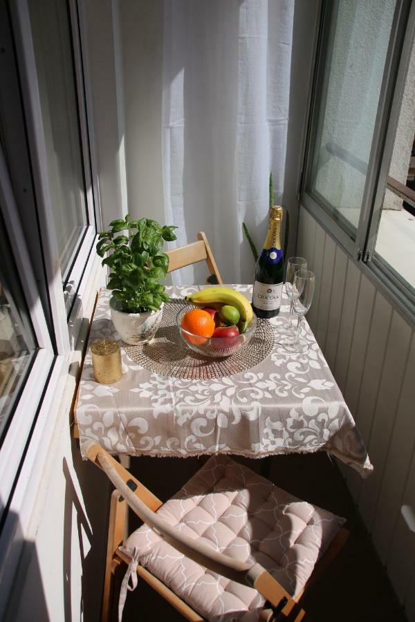 Stylish And Spacious By Cooee Apartments วอร์ซอ ภายนอก รูปภาพ