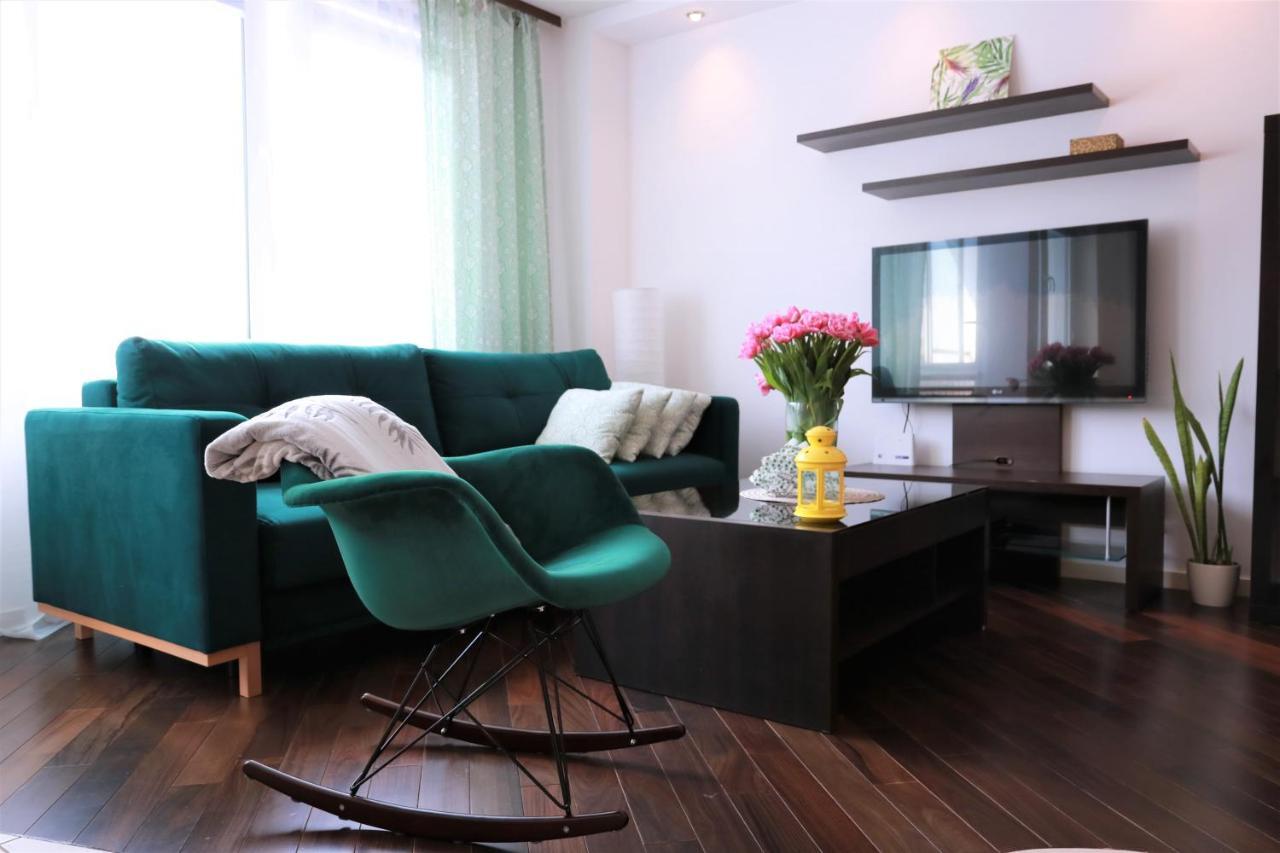 Stylish And Spacious By Cooee Apartments วอร์ซอ ภายนอก รูปภาพ